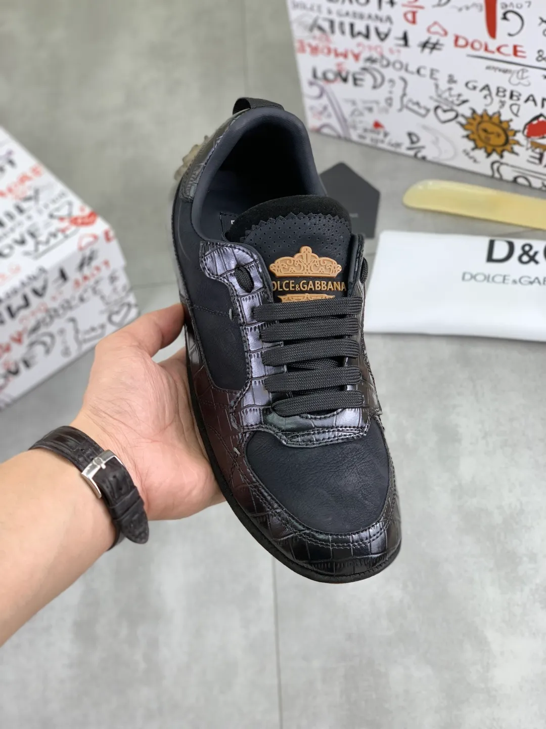 Men's men's shoes 💰P542 💰[New model] The latest hot style, top original quality, the official website synchronizes "DOLCE&GABBANA [Dolce & Gabbana] ~ High quality." The effect is low-top casual DG men's shoes, loved by many celebrities, using high-end imported first-layer calfskin splicing logo design + cowhide feet, simple and elegant, perfectly interpreting the latest inspiration of shoes, integrating classics and fashion, luxury dreams, and fashion. Suitable for drivers, light and comfortable to drive, light and breathable for outdoor travel, high-end quality, trustworthy, 3️⃣color🉑️choice! Code number: 38-46